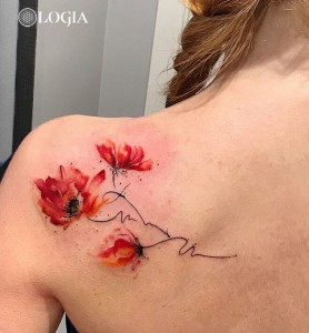 tatuaje-flores-espalda-logiabarcelona-giuliadelbianco 